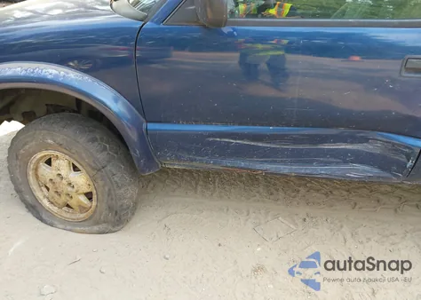 2002 GMC Sonoma Sls z USA, uszkodzony, nr VIN 1GTCT19W728252477